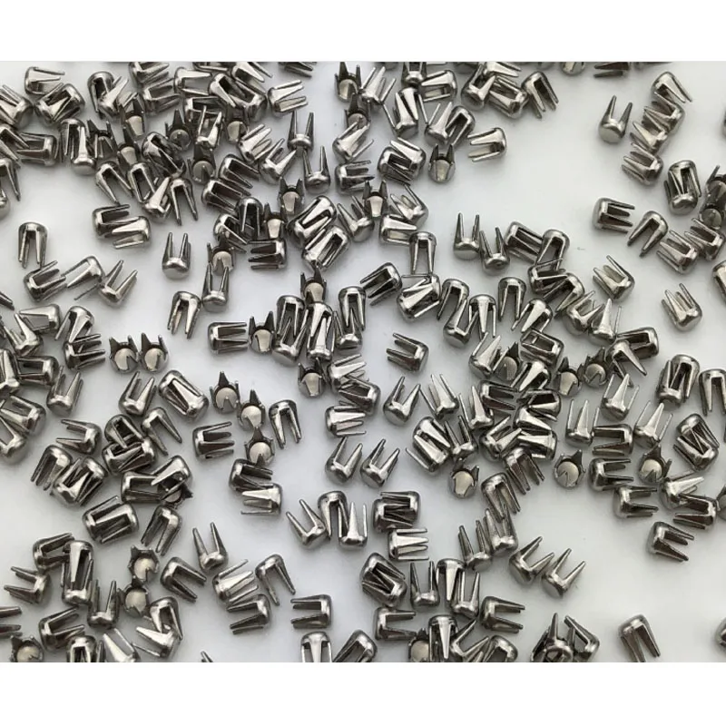 500/2000 pcs/lot Silver Spikes Rivets Four Claw Nail Metal DIY For Clothing Garment Nailed Beads Machine Accessories 3*2.3mm