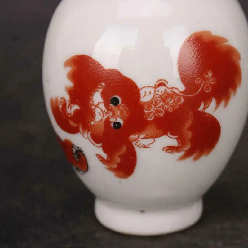 Chinese Famille Rose Porcelain Lion Design Snuff Bottle 3.35 inch