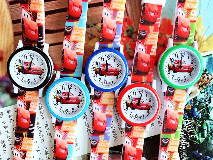 Reloj de dibujos animados Lightning McQueen para niños, correa de silicona, reloj de cuarzo, reloj de coche para niños, regalo óptimo para niños,