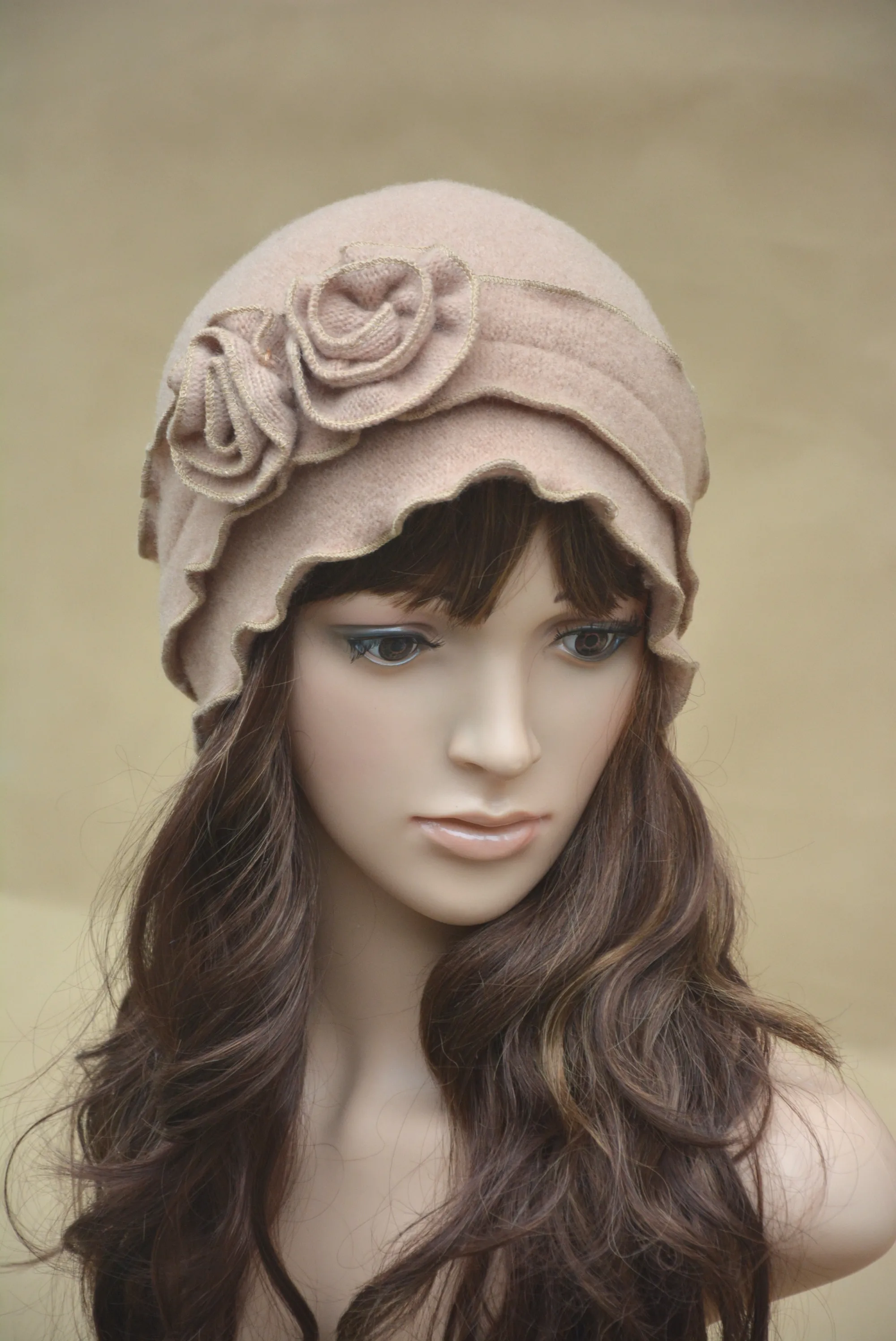 Lawliet Wintermütze, Damen-Beret, 1920er-Jahre, GATSBY-Stil, einfarbig, mit zwei Blumen, Wollmütze für Damen, Damen-Haube, gehäkelte Mütze, A285. – Detail 7