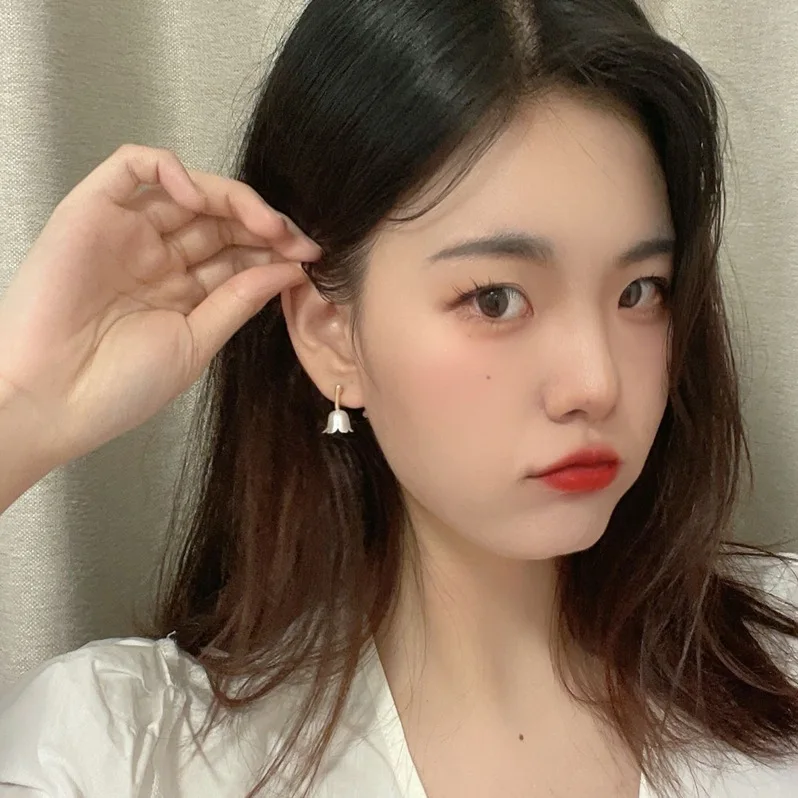 GRACE JUN 귀걸이에 꽃 모양 클립 여자에 대 한 아니 피어 싱 소녀 파티 결혼식 귀여운 골드 컬러 커 프 스 귀걸이 패션 쥬얼리