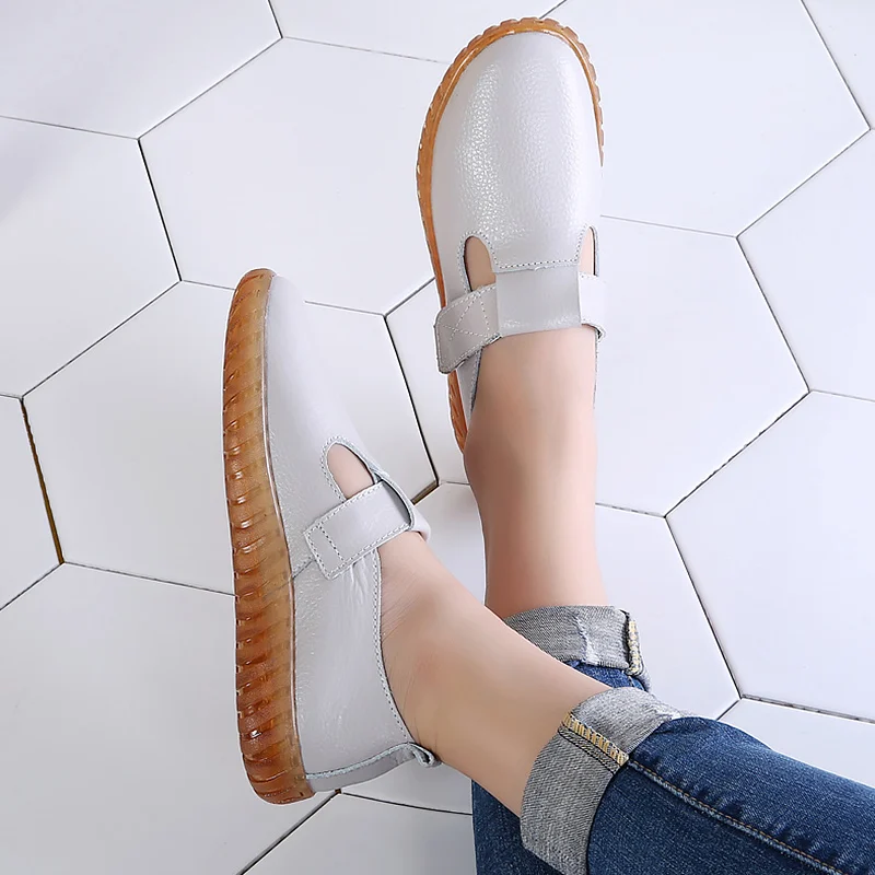 2022 New Ladies Flat Shoes Fashion Comfortable Leather Shoes Casual Ladies Rubber Hollow Soft Sole Flat Shoes Ladies