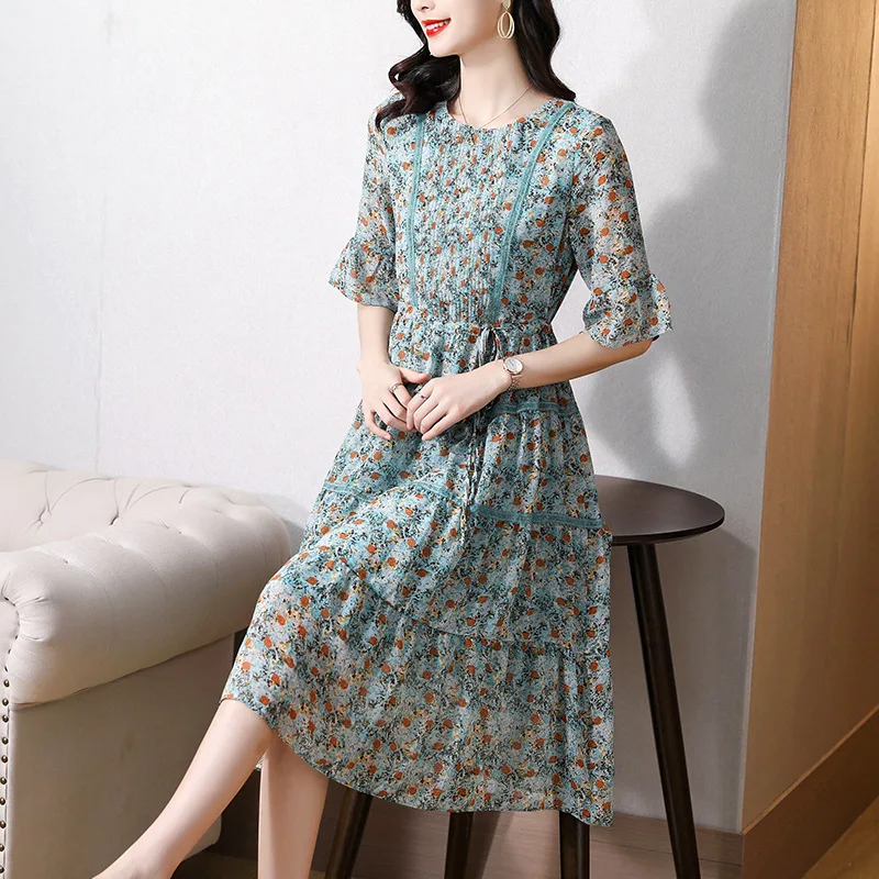 

Chiffon dress female 2021 summer new fashionable western style of French broken loose smoke tethered with long boom