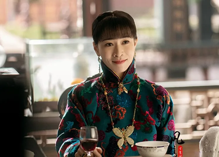 Ela cintilan qing revestido período delicado bordado xiuhefu traje feminino rico hanfu para tv play inverno begônia