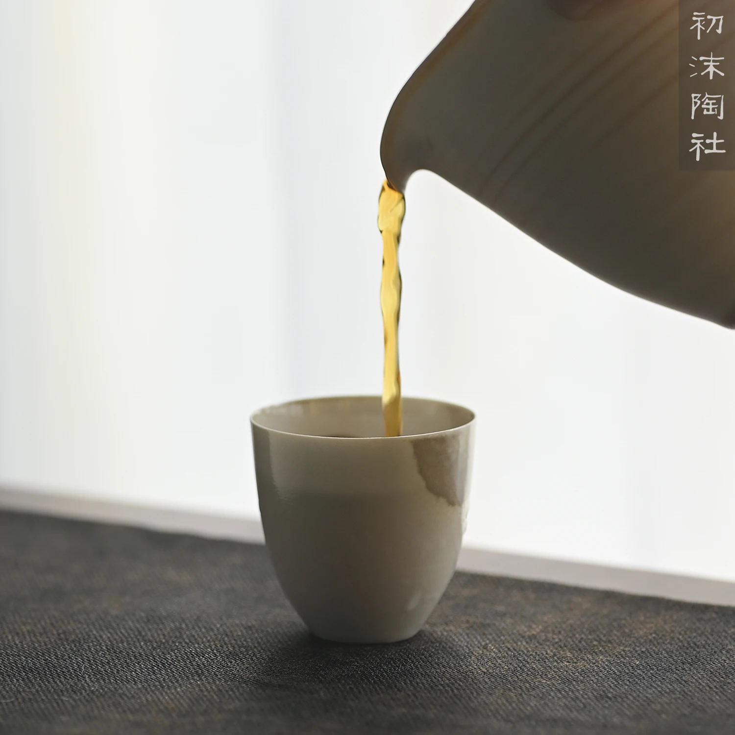 ★★★beginning of the jingdezhen kiln noggin thin body shell sample tea cup kung fu tea set fragrance-smelling cup by hand