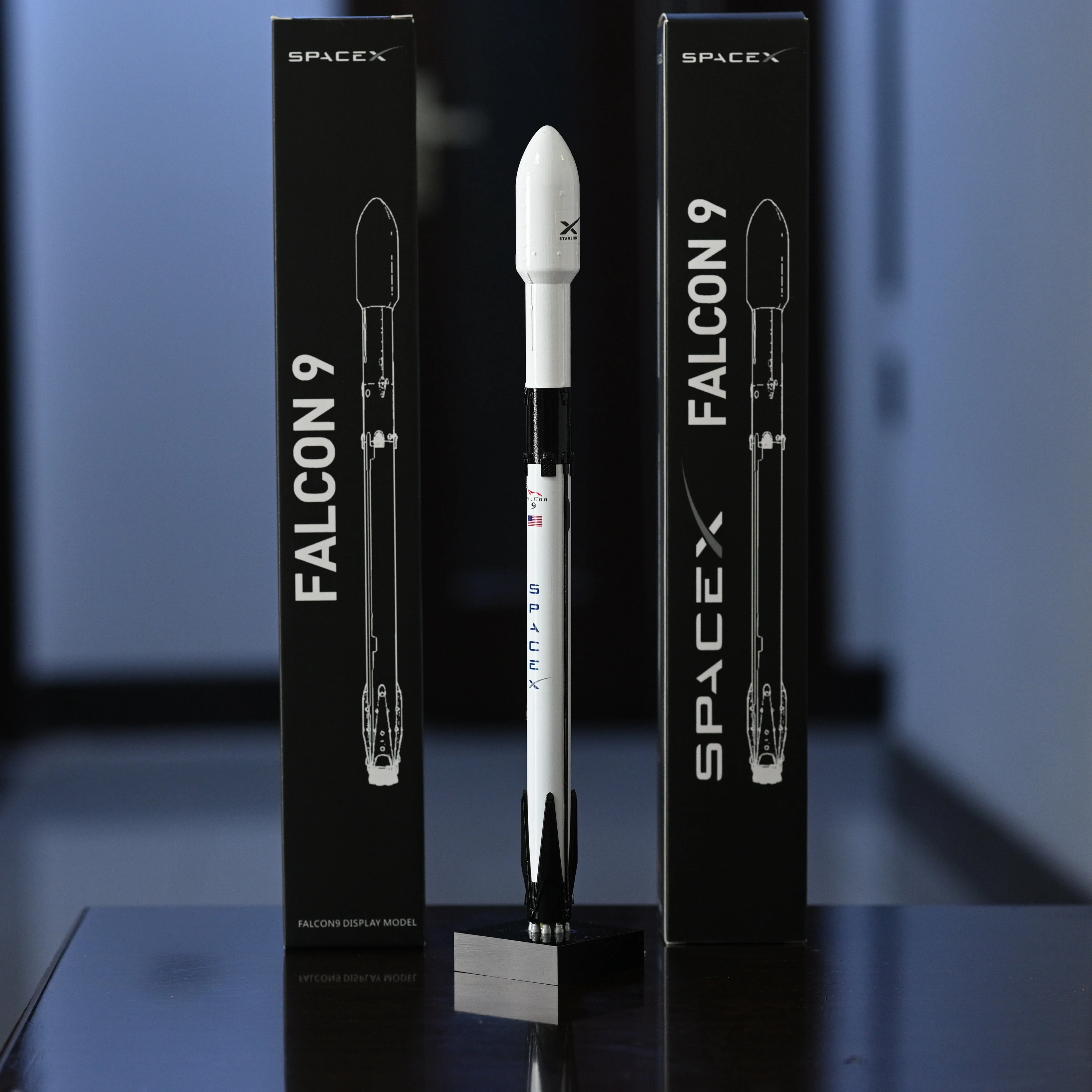 SpaceX Model Store Falcon 9 Block 5 Rocket Model Metal Diecast Home Desktop Office Ornaments Dropshipping Men Gift