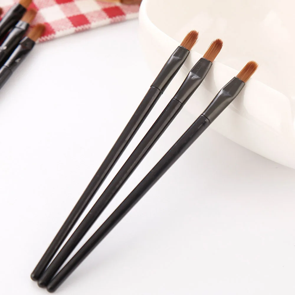 50Pcs Disposable Lip Brush Gloss Wands Applicator Professional Makeup Cosmetic Brush Lip Liner Brush Eyeliner Brush Makeup Tools