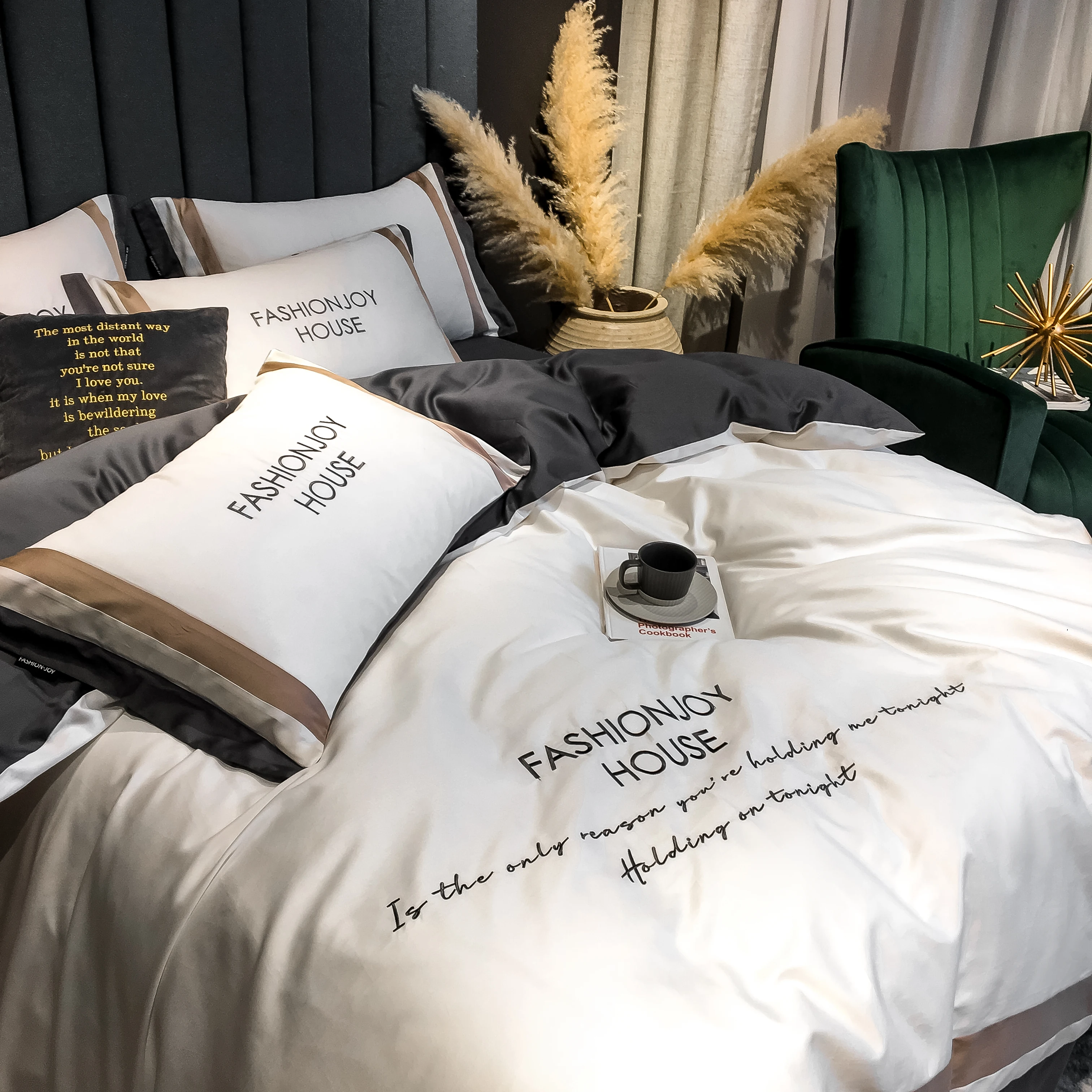 2022 Long-staple Cotton Stitching Embroidery Plain Color Four-piece Bed Linen New Cotton Bedding Light Luxury Style White Color