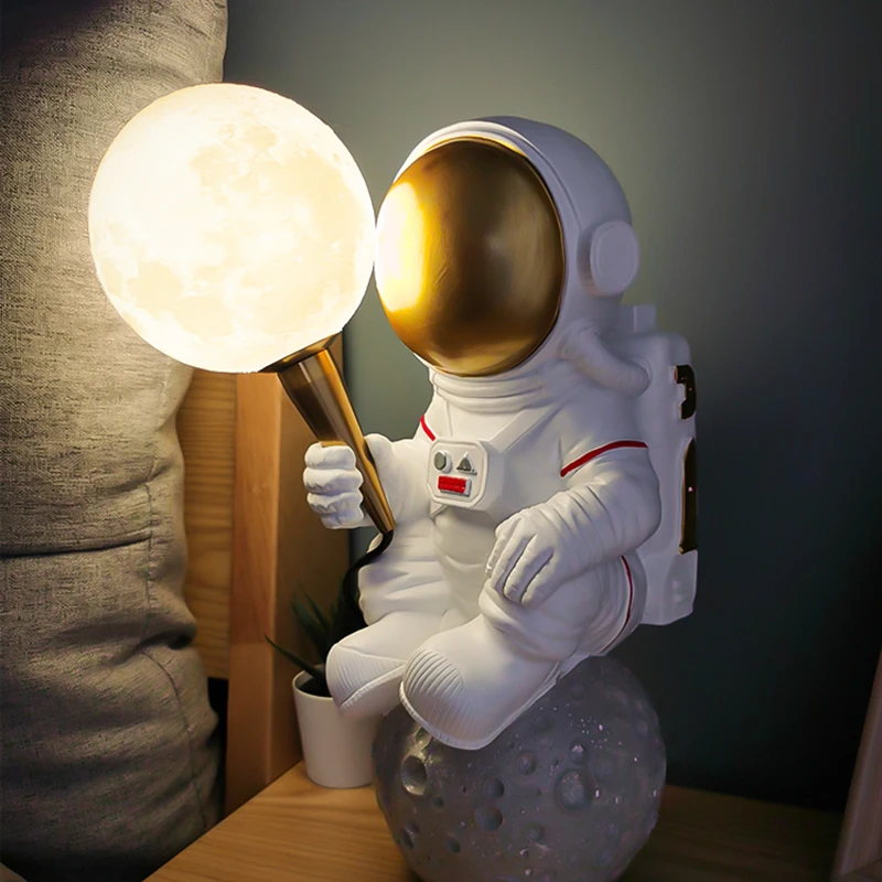 Astronaut Moon Wall Light Creative Space Table Lamp Resin Art Craft Decoration Statue Astronaut 3D Moon Night Light Home Decor