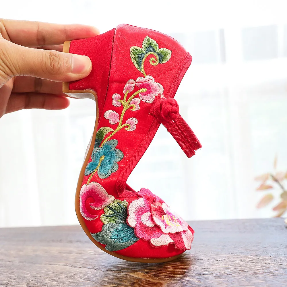 Veowalk 3D Floral Embroidered Women Flannel Cotton Block Heel Mary Jane Shoes Chinese Style Ladies Low Heel Cheongsam Pumps