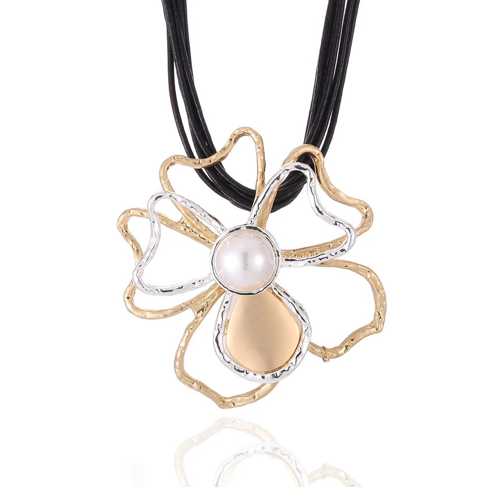 Pearl Metal Hollow Out Large Flowers Pendant Necklace Luxury Charm Jewelry For Women