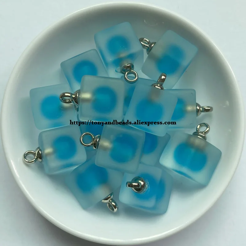 (1 Los = 10 Stück) Quadratische Matte Perlen-In-Perlen Acryl-Anhänger, Größe 12mm, 6 Farben für Schmuckherstellung DIY – Detail 7