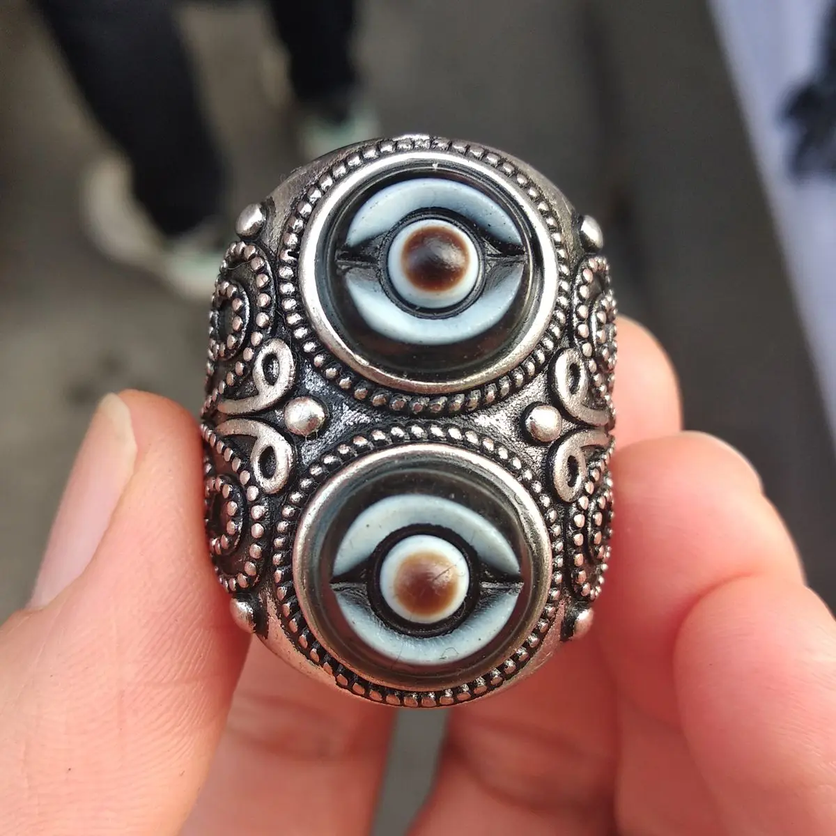 

Vintage Tibetan Silver Ring Decorate Amulet Inlay Nature eye Dzi Bead finger ring Lucky Talisman