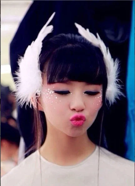 GOHYPDUG Swan Lake Headwear Feather ballet costume accessories Headwear