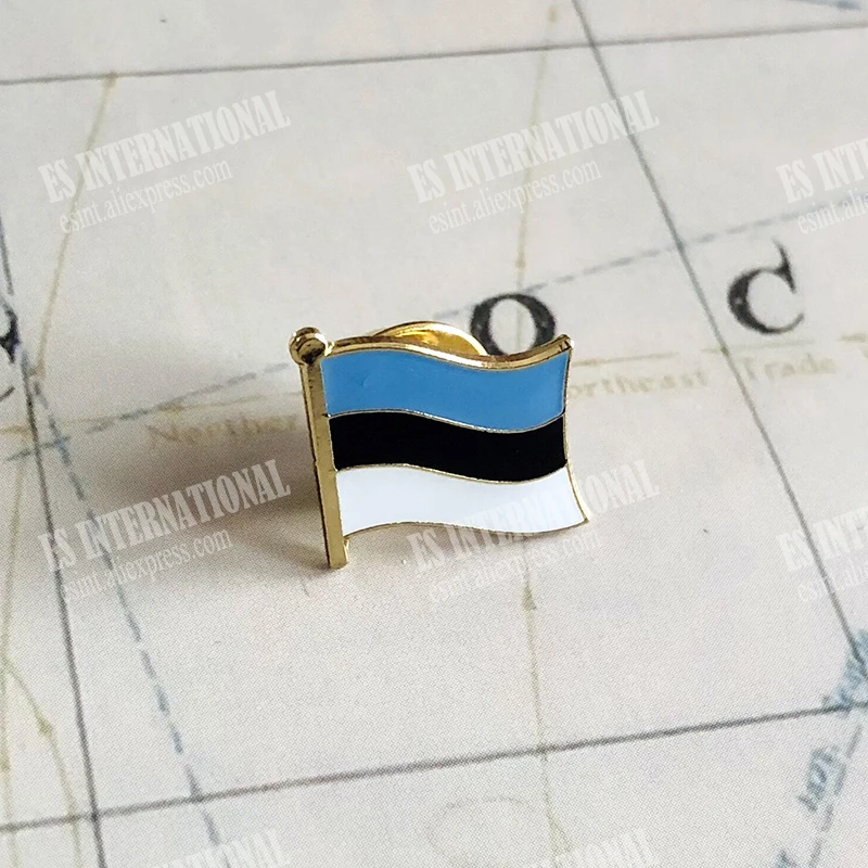 Estonia National Flag Lapel Pins Crystal Epoxy Metal Enamel Badge Paint Brooch Souvenir Suit  Personality  Commemorative Gifts