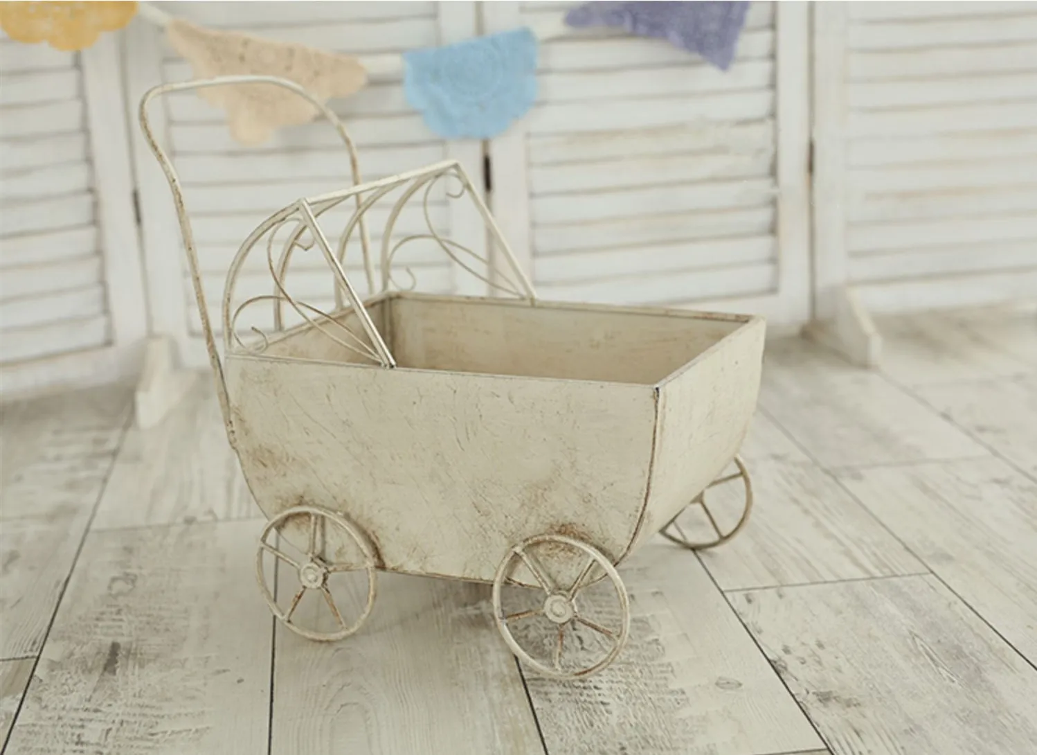 Baby Photography Props Retro Iron Cart Newborn Photo Shoot Accessories Infantil Posing Container Mini Garden Cart New Type