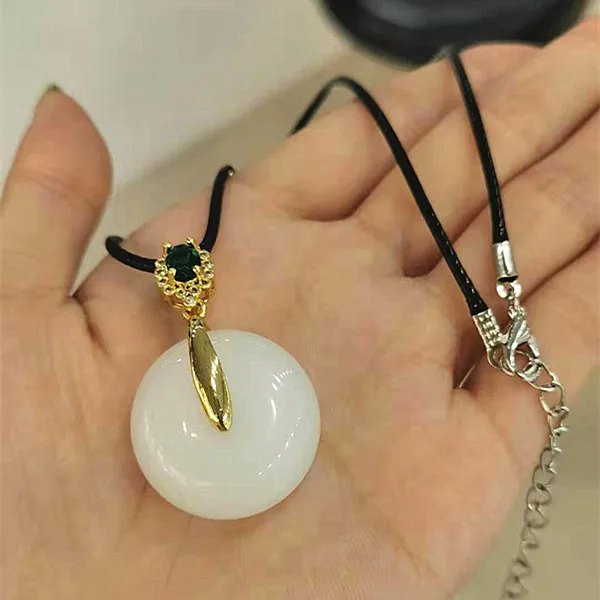 Delicate  chalcedony  adorable Zodiac pig  pendant male and female cartoon gift year