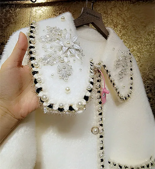 Fashion Beads Sequined Doll Collar Velvet Sweater Cardigan Women Loose Casual Bright Silk Stitching Thicken Wool Coat Jackets