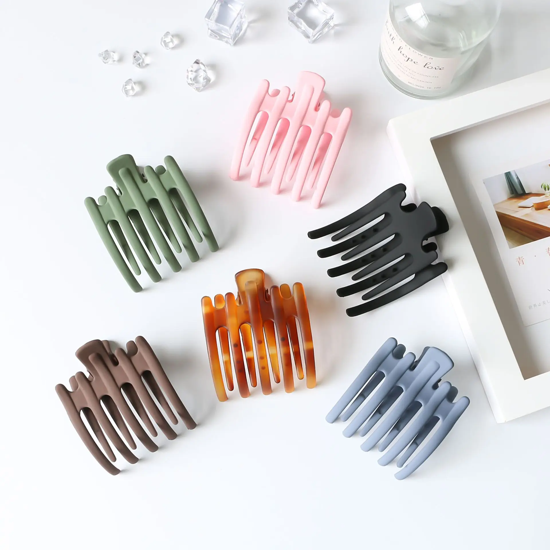 Acrylic Hair Claws Matte for Women Clips Crab Clamps Ponytail Holder Duckbill Hairpins Girls Barrettes Fashion Hair Accessories