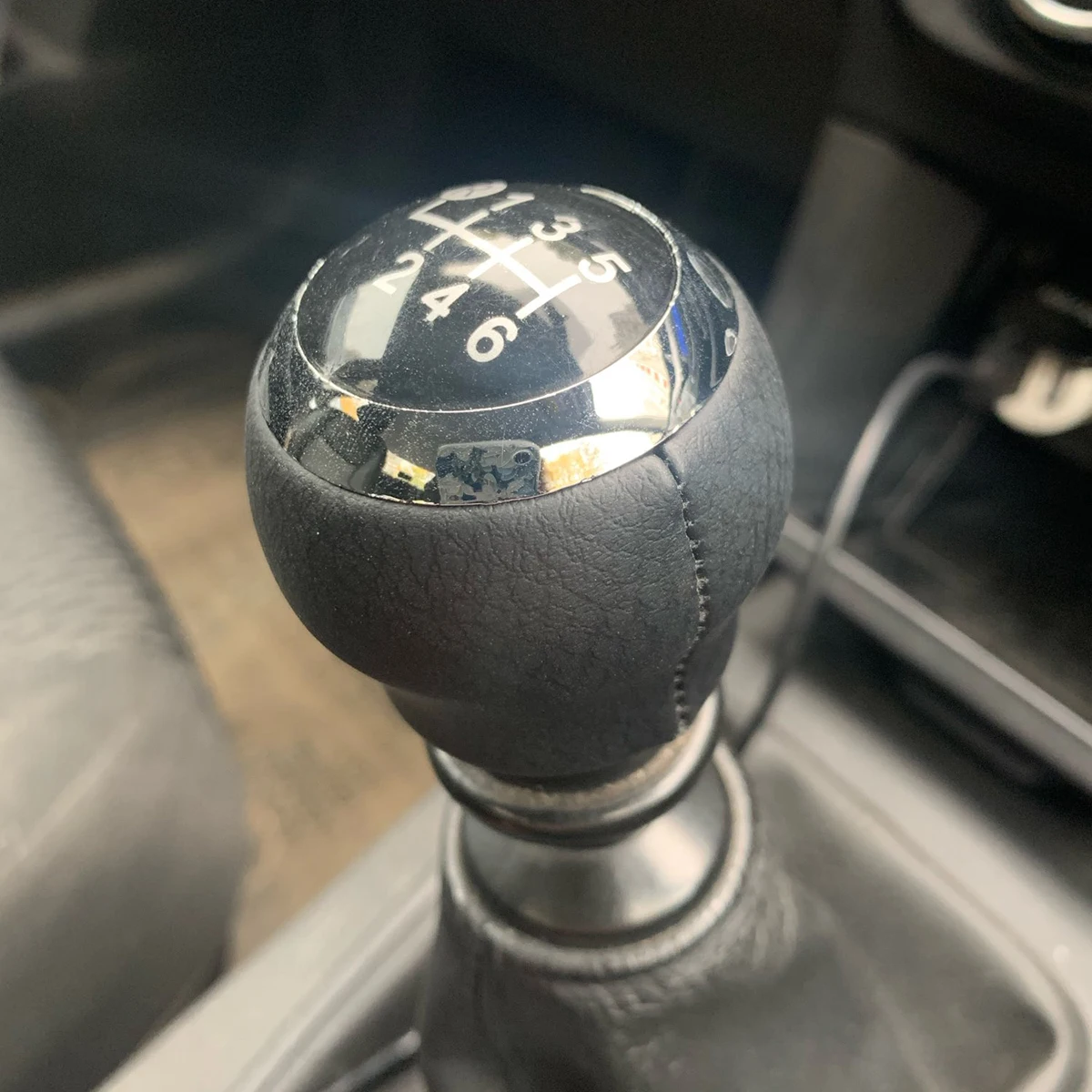 6 Speed Chrome Gear shift knob Stick Lever Pen shifter Handball For Toyota Corolla  Rav4 Avensis Yaris D4D Urban Pu Leather MT