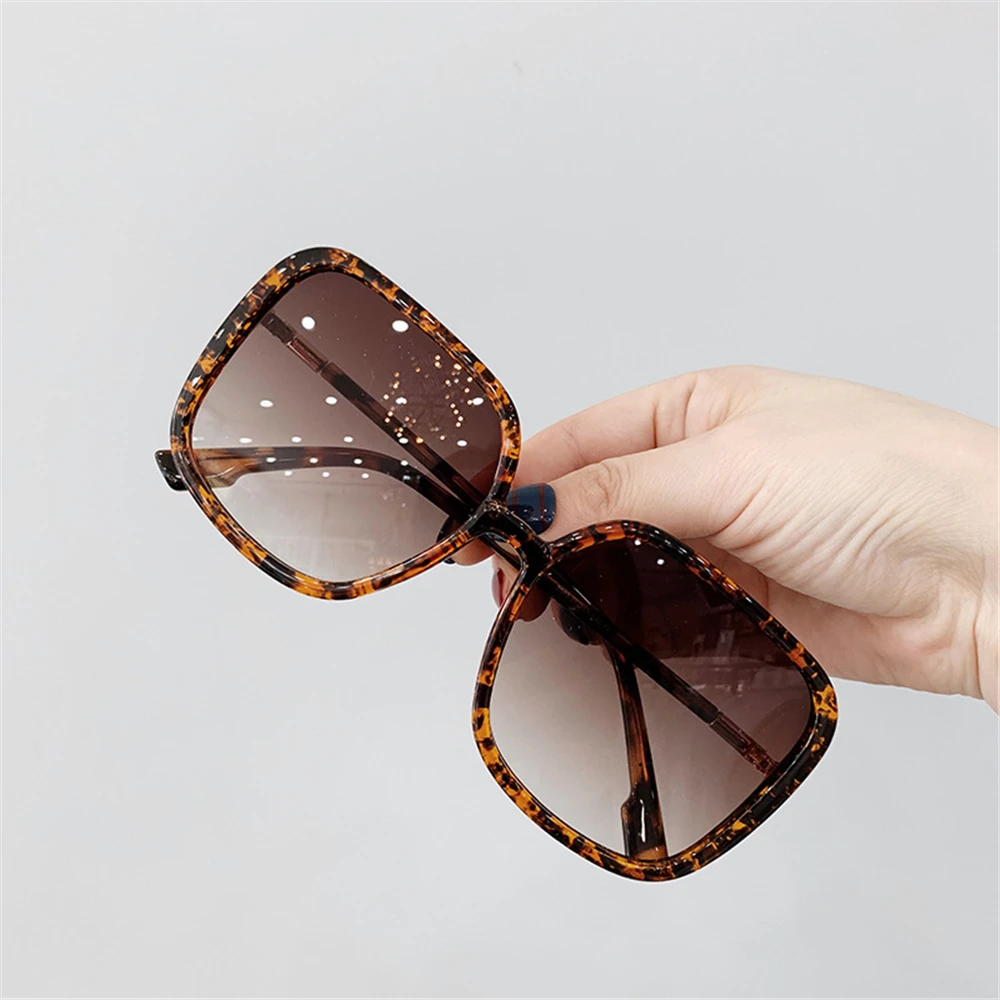

New Men Women Sunglasses Luxury Designer Fashion Drive Glasses UV400 Classic Trend Square Sun Glasses Retro Male Female Shades