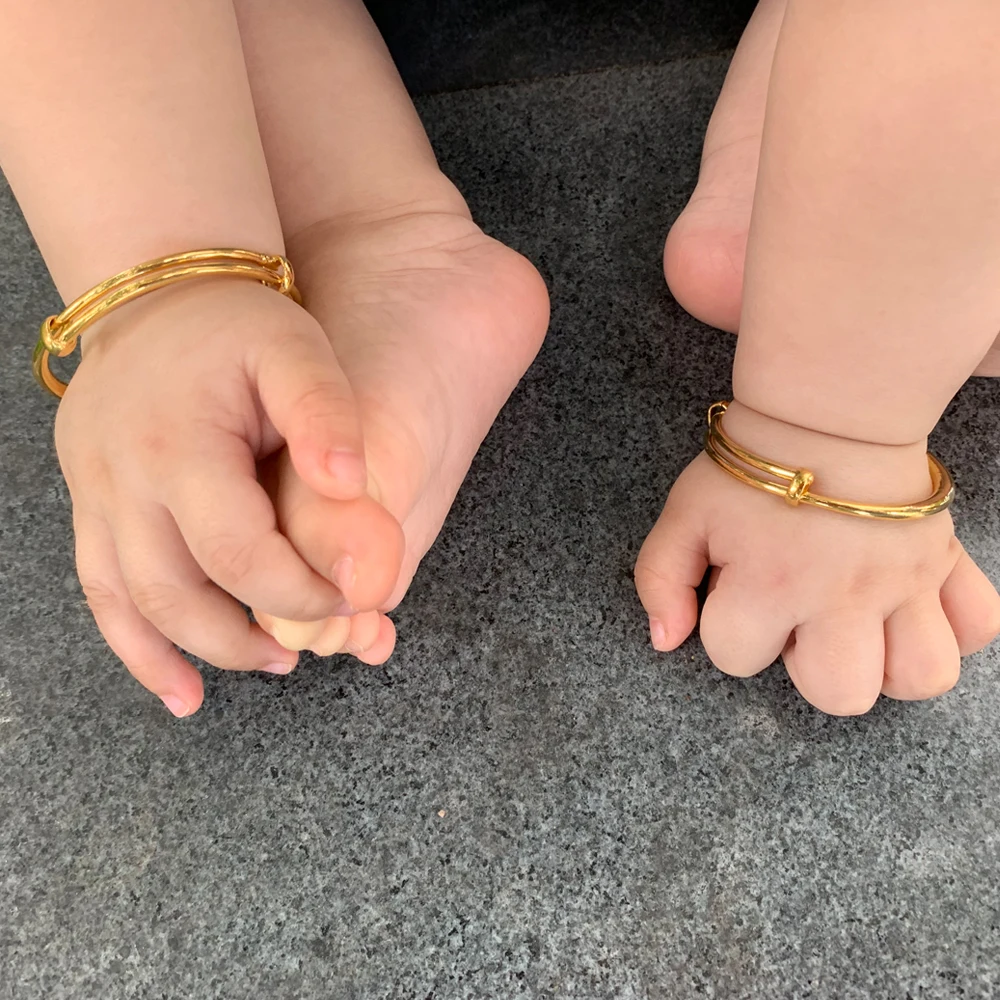 Ethlyn 2pcs/lot  Classical Smooth Lucky Baby Newbaby Gold Color Kids Adjustable Bangle Bracelet Best Children Gifts  B147