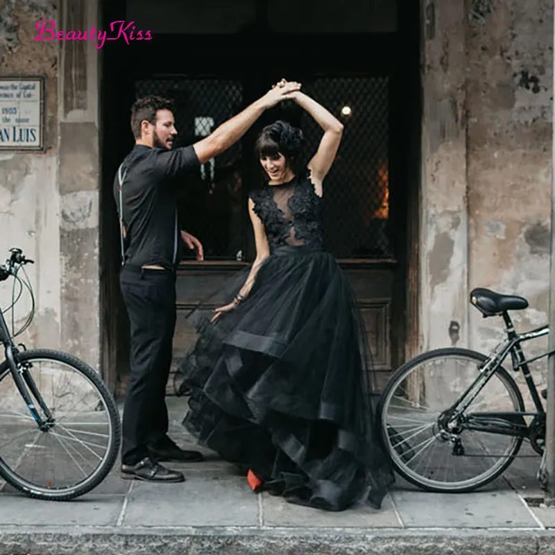 Vestido de casamento preto colher apliques de renda em camadas babados vestidos de noiva ilusão longo tule vestidos de festa de casamento feito sob encomenda