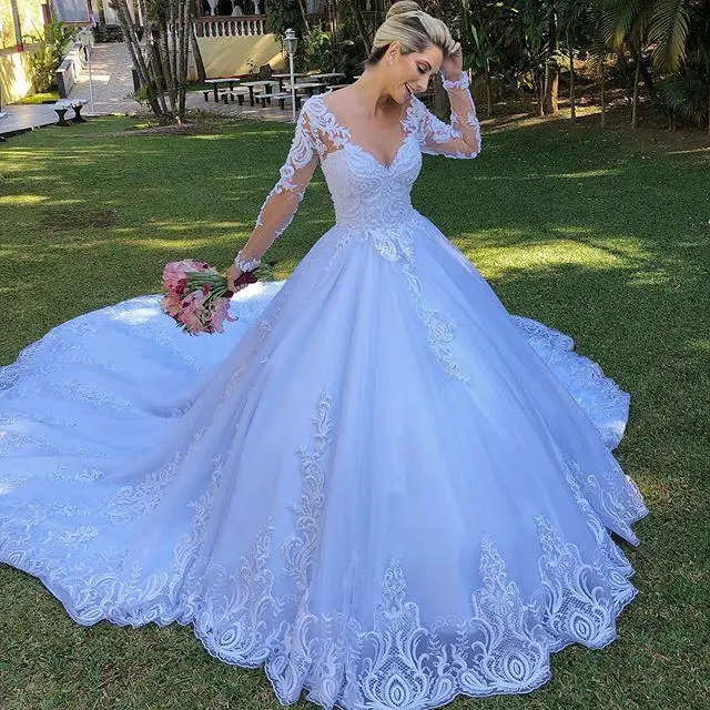 Luxury Lace Ball Gown Plus Size Wedding Dresses 2022 V Neck Applique Long Sleeves Court Train Beaded Bridal Gowns