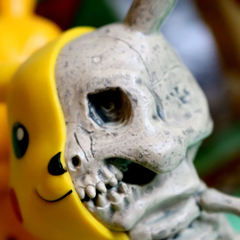 مضحك أنيمي الجمجمة بيكا الشكل النموذجي لعب Pokemones Pikachus الهيكل العظمي تشريح PVC عمل الشكل لعبة الدمى هدايا مجموعات