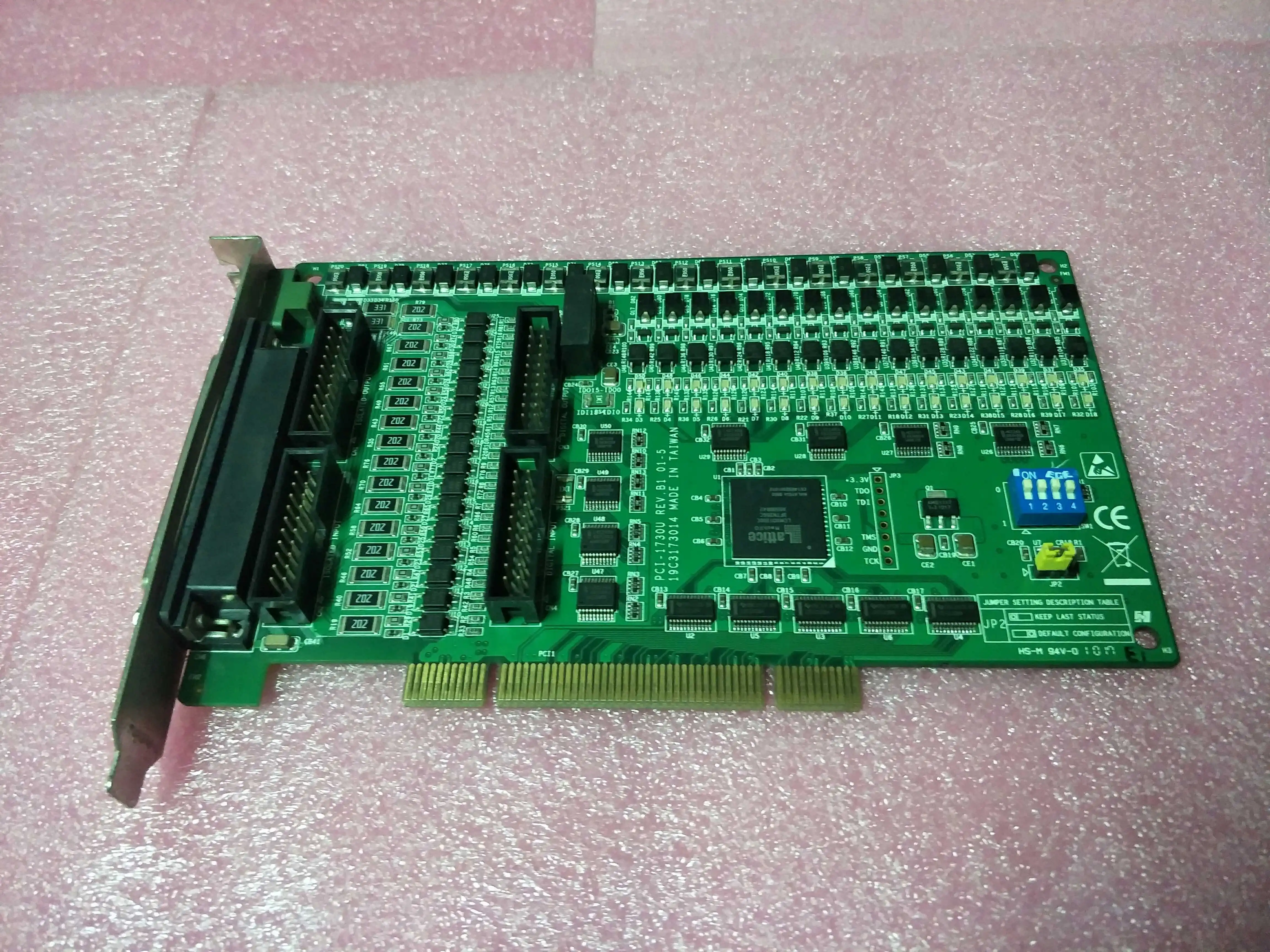 Original dismantling PCI-1730U 32-way isolation digital quantity input and output card 90% new physical picture