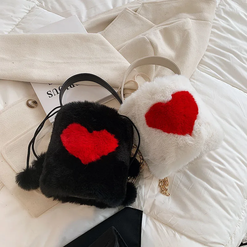 Heart Plush Tote Bags Soft Fluffy Bags Fur Shoulders Bucket Bag Small Chain Furry Luxury Designer Handbag For Women 2021 Winter