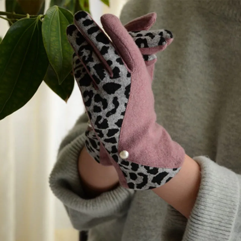 Winter Women Warm Elegant Leopard Pearl Cashmere Full Finger Mittens Female Wool Elastic Knit Touch Screen Driving Gloves E51