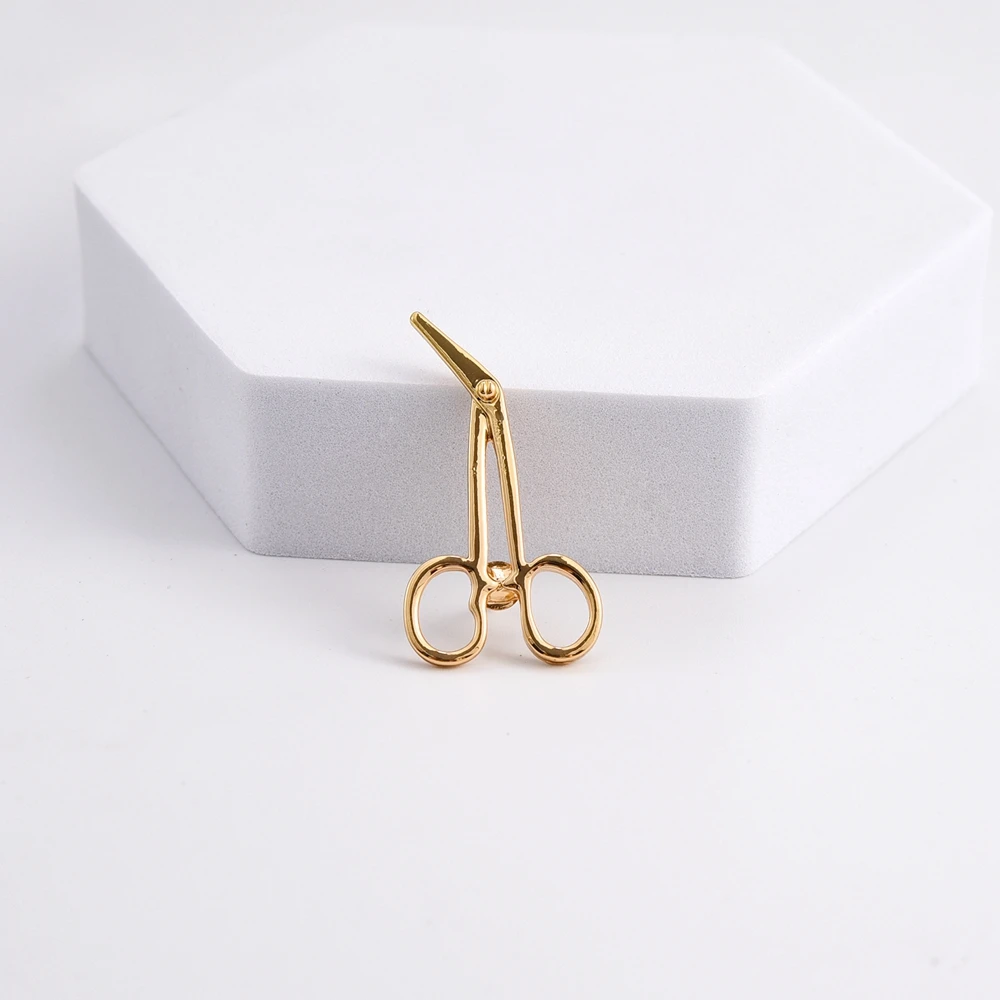 Hanreshe Silver Plated Surgical Pliers Medical Brooch Pins Metal Lapel Scissors Badge Jewelry Accessories for Women Doctor