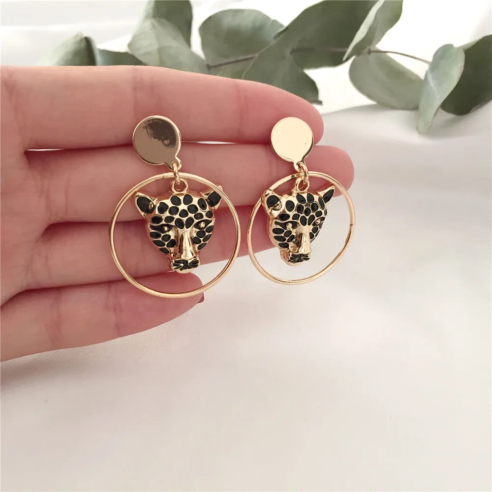 Cute Tiger and Leopard Pendant Drop Dangle Statement Earrings Modern Female Jewelry Metal Geometric Golden Hanging Swing Earring