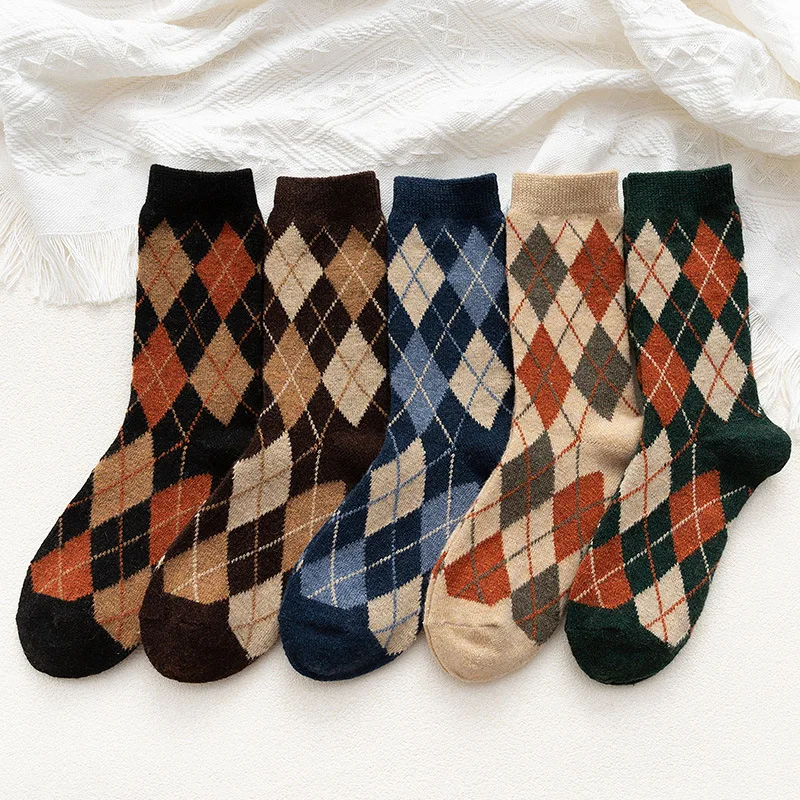 носки Women Socks Autumn Winter Thick Knit Warm Crew Socks Vintage Argyle Plaid Pattern Hosiery Preppy Style Happy Casual Socks