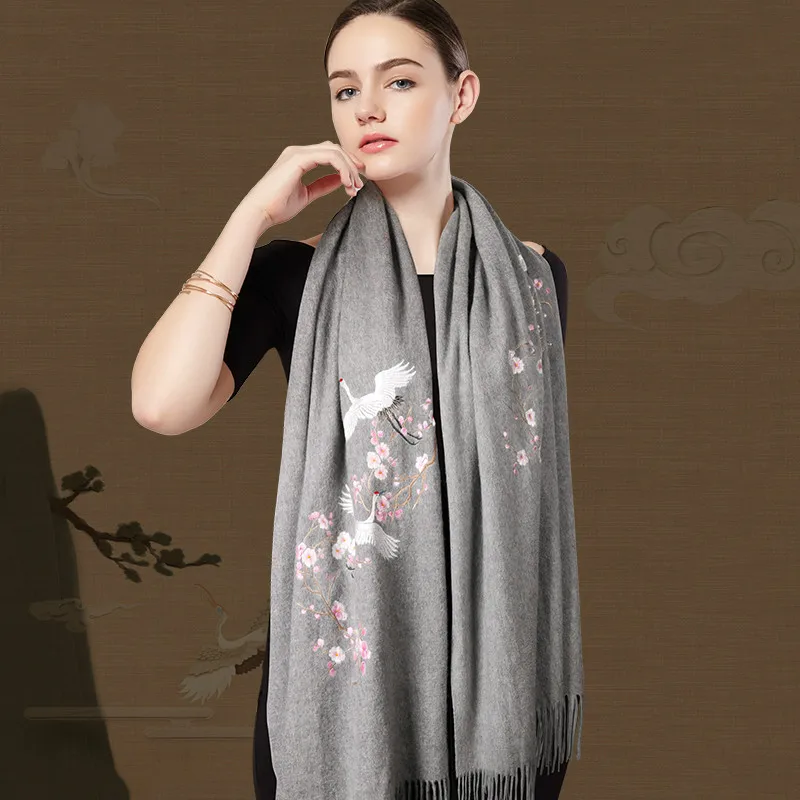 Chinese Hand and Embassy Embedded Crane Cashmere Shawl Handle Embassy Warm Soft Scarf Auspicious Scarf Gift Artwork