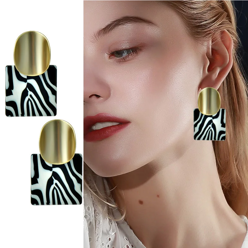 2021 New European Atmosphere Exaggerated Personality Earrings Drop Zebra Print Square Web Celebrity Earrings