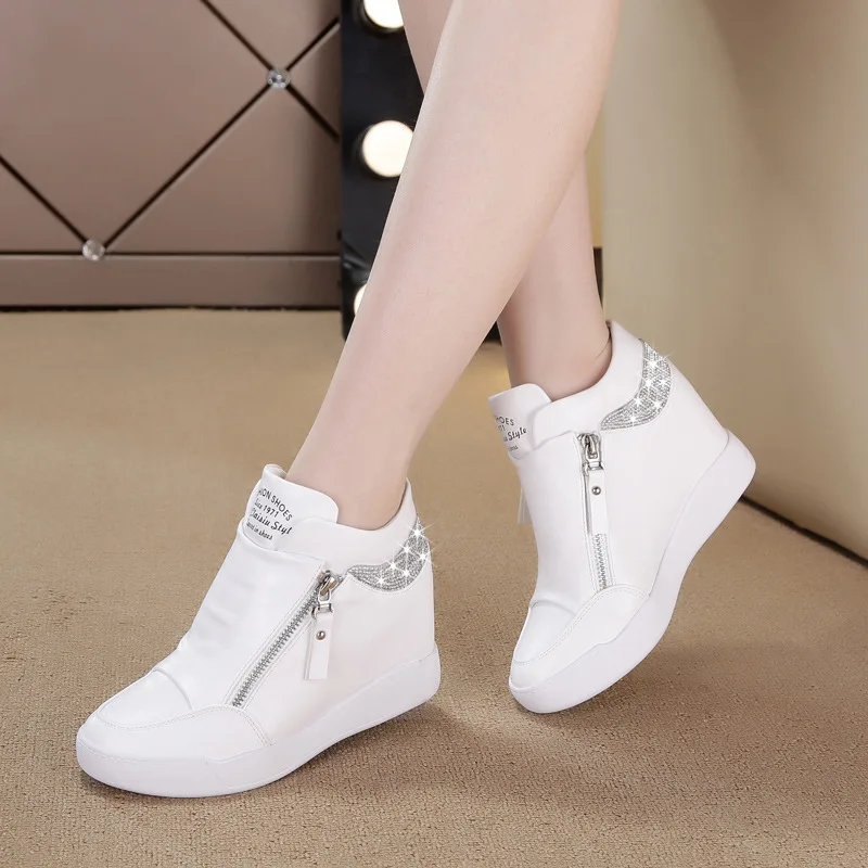 

Plus Size 42 Women Wedge Sneakers Side Zipper PU Leather Casual Flat Shoes Sequins Thick Bottom White Shoes Internal Heighten