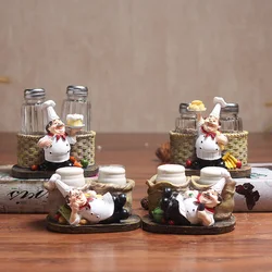 Creative Chef Pepper Bottle Kitchen Seasoning Jar Salt Holder Resin Chef Sculpture for Home Kitchen Restaurant Decoration