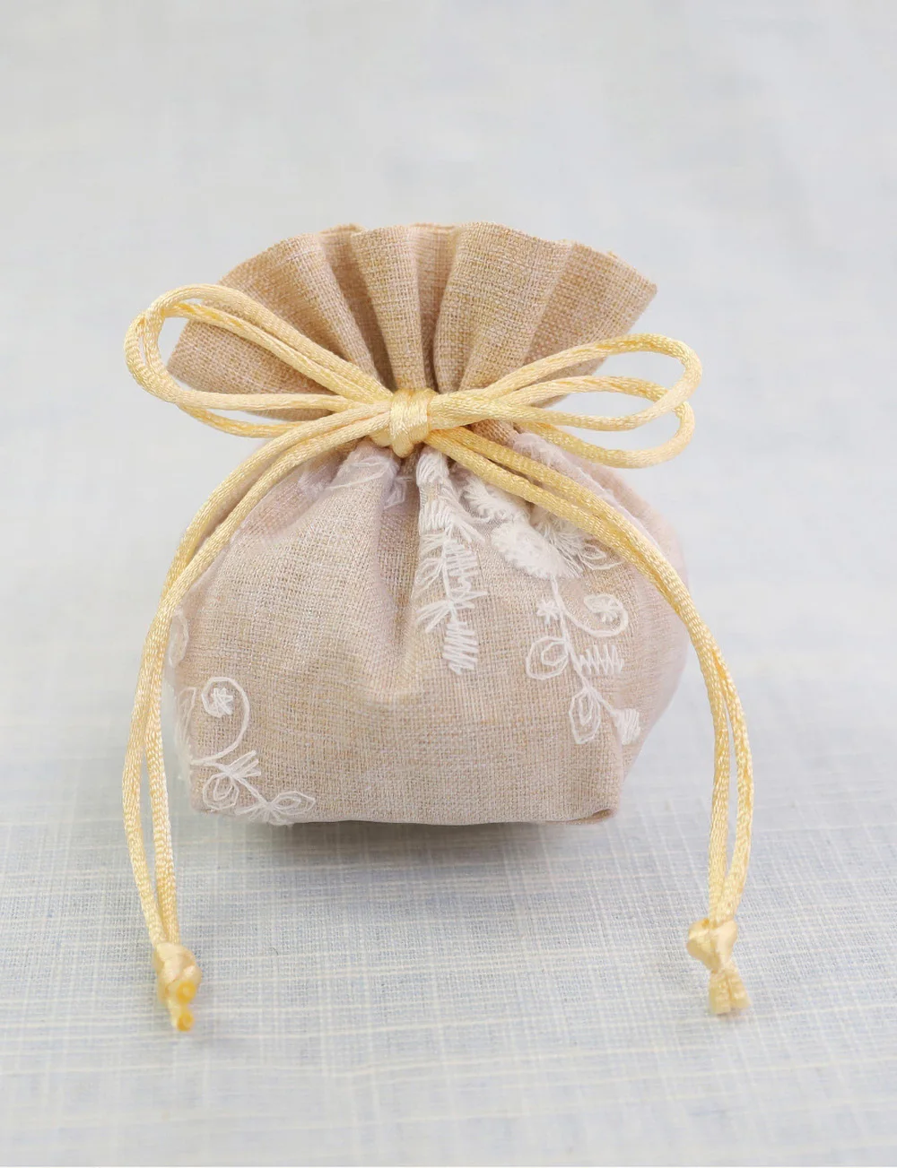 Gift Lace Drawstring Romantic Wedding Pouch 7x9.5cm Chocolate Candy Gift Bag Elegant Jewlery Fine Lace Precisely Exquisite Bag