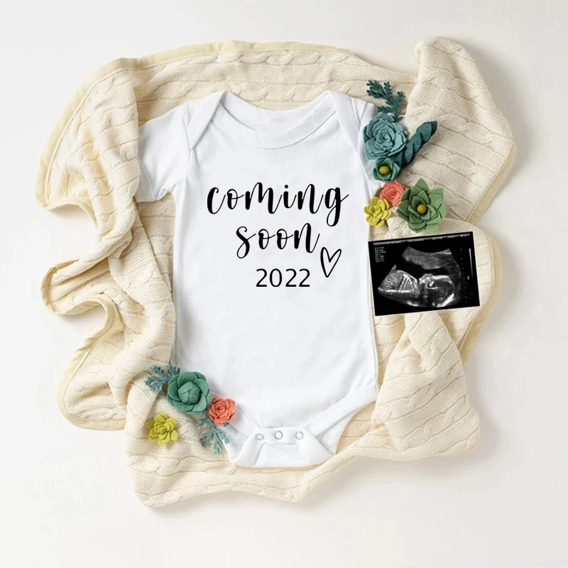 2022 Pregnancy Announcement Boys Girls Bodysuit Baby Coming Soon 2022 Ropa Outfit Summer Short Sleeve Cotton Baby Clothes Wear