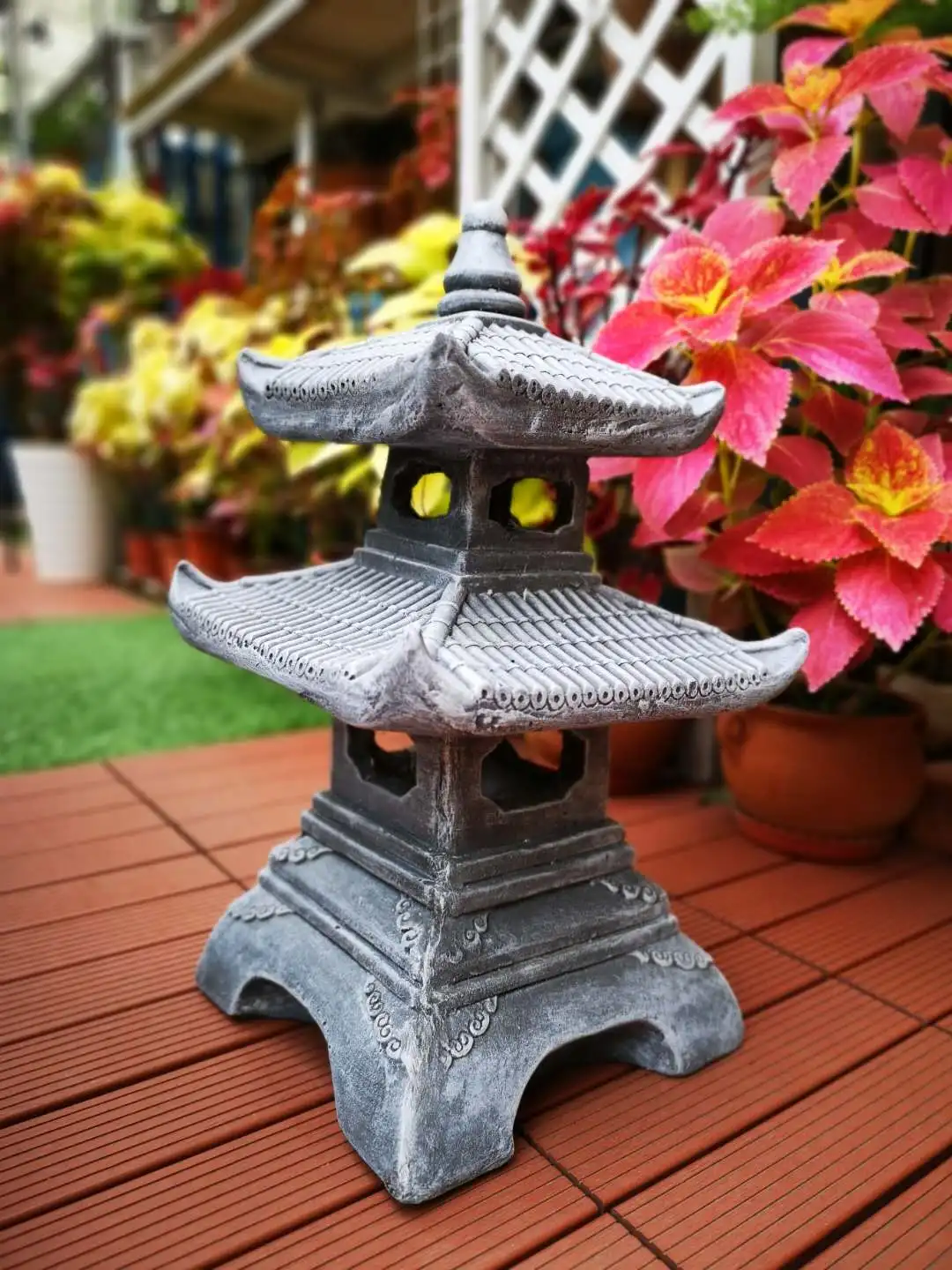 Big Size Garden Floor Antique Tower Palace Lantern Resin Accessories Yard Villa Furnishing Decoration Park Lawn Sculpture Crafts