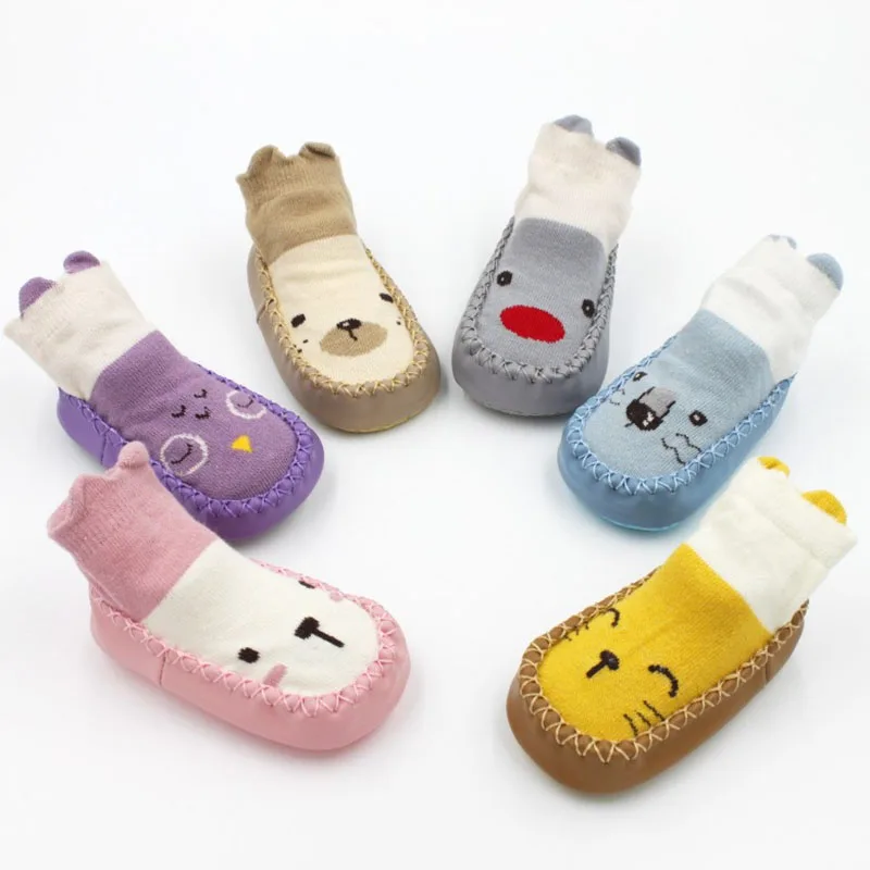 Zapatos de dibujos animados para bebés, Calcetines antideslizantes, zapatillas, botas, primeros pasos