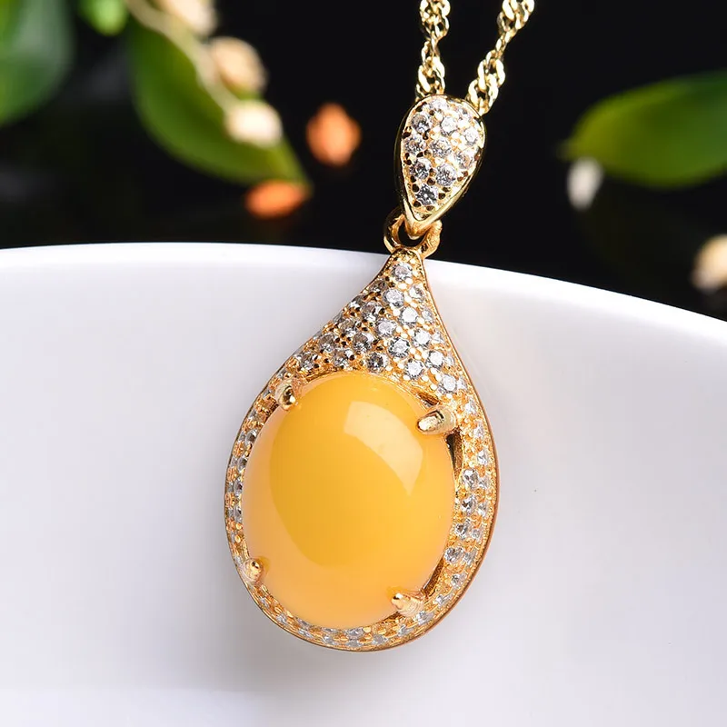 Foydjew Plated Silver Jewelry Inlaid Imitation Jade Chicken Oil Yellow Amber Beeswax Pendant Women Gemstone Chalcedony Necklaces