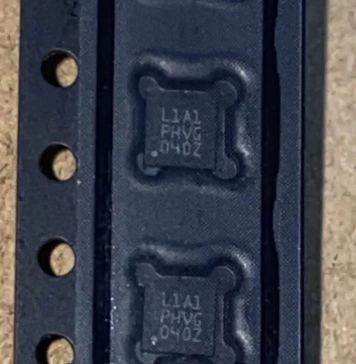 

10 шт./STM8L101F3U6TR STM8L101F3U6 L1S3 QFN-20