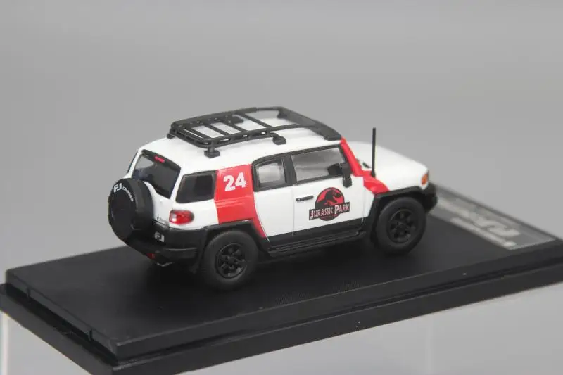 Street Weapon 1:64 Jurassic jeep off-road vehicle  FJ toyota Land Cruiser SUV #24 collection diecast alloy car model ornaments