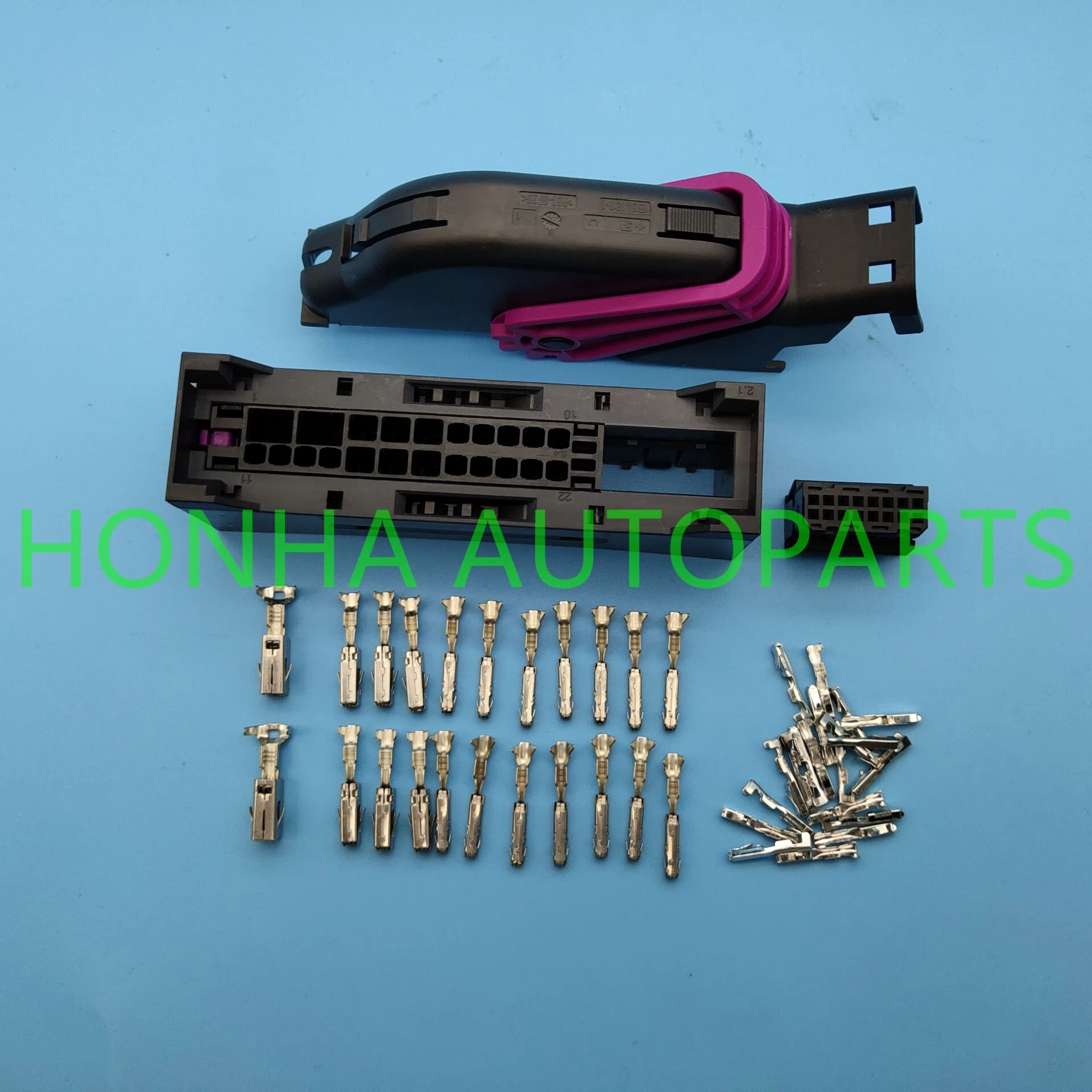 38Pin 32Pin Car Power plug Connector Amplifier plug 5K0 971 636/5K0 971 636 A  4E0 971 636/4E0 971 636A