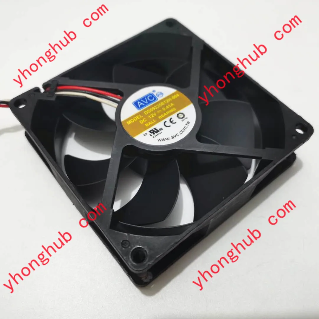 

AVC DS09225B12H-004 DC 12V 0.41A 92x92x25mm 3-Wire Server Cooling Fan