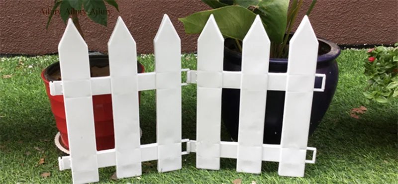 

White Plastic Fence Garden Courtyard Christmas Decoration Green Outdoor Insert Guardrail