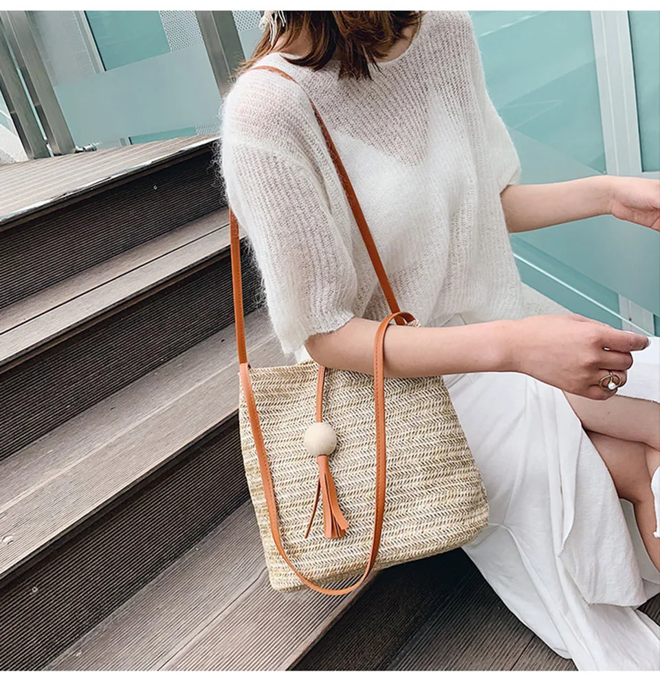 

Summer Tassel Bucket Straw Bags For Women 2021 Fashion Kint Rattan Ladies Shoulder Bag Draw String Woven Beach Crossbody Bags